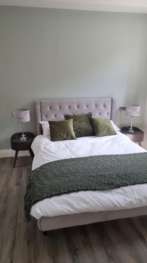 Jasmin Apartments - Luxury 1 & 2 Bedroom Units With Free Parking Bushey Exterior photo